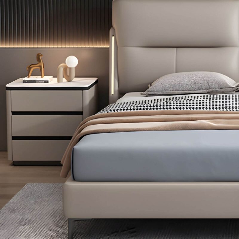 "Modern Pine Wood Bedside Cabinet with 3 Drawers for Bedroom Storage - Off-White"